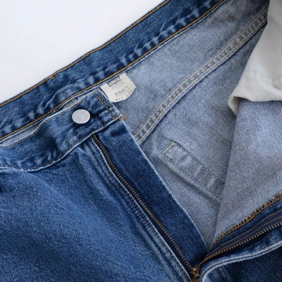 Vintage 90S Levi's 560  Loose Fit 100% Cotton Mid-wash Blue Denim Jeans 40X30 - Picture 13 of 14